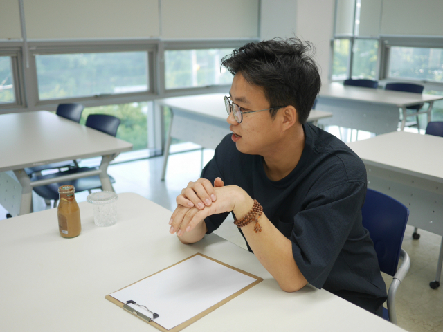 시인 박준. 이미나 씨 제공