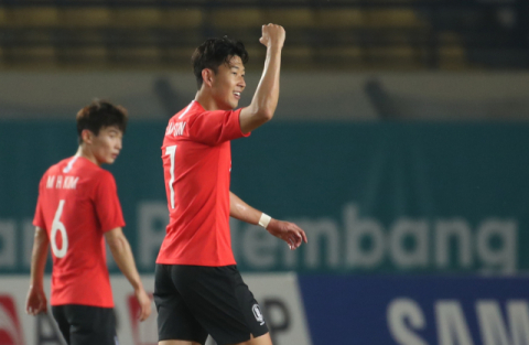 지난 20일 아시안게임 축구 조별리그 E조 3차전 한국과 키르기스스탄의 경기. 골은 넣은 손흥민이 환호하고 있다. 연합뉴스