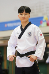 올해 처음 실시한 국기원 상근시범단에 당당히 선발된 박석윤 씨.