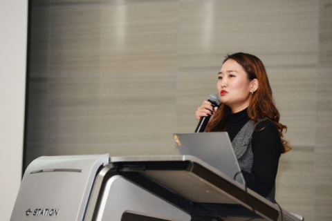 독일 치과기공 전문가의 길을 개척한 김나연 씨가 올해 4월 잠시 귀국해 모교 후배들에게 강연을 하고 있다.