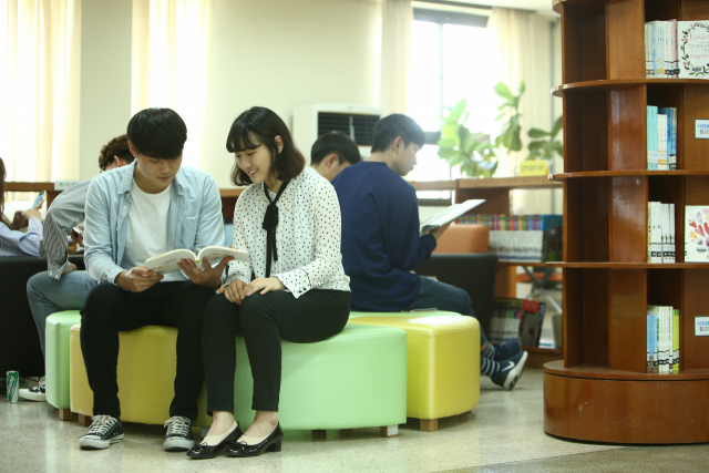 전국 유일의 가톨릭 전문대학 가톨릭상지대학교는 사람을 사랑하고 일을 사랑하는 전문직업인을 양성하는 교육기관으로 자리매김하고 있다. 가톨릭상지대 제공