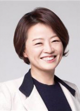 30일 문재인 대통령이 단행한 6개 부처 개각에서 여성가족부 장관에 진선미 더불어민주당 의원이 내정됐다. 연합뉴스