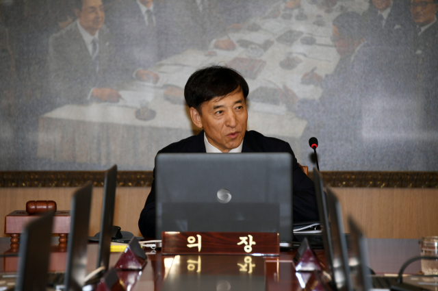 31일 오전 한국은행에서 이주열 총재가 금융통화위원회를 주재하고 있다. 금융시장에서는 금통위가 금리를 현재 연 1.50%로 유지할 가능성을 매우 높게 보고 있다. 연합뉴스