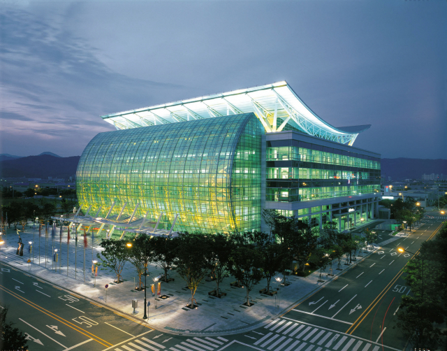 2000년 EXCO 준공
