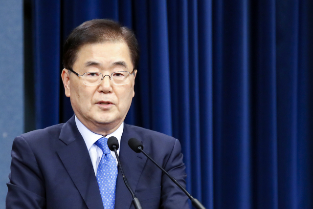 대북특사로 평양에 파견되는 정의용 국가안보실장이 4일 오후 청와대 춘추관 대브리핑룸에서 방북과 관련한 기자회견을 하고 있다. 연합뉴스