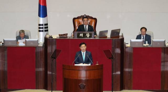 바른미래당 김관영 원내대표가 6일 오전 국회 본회의에서 교섭단체 대표연설을 하고 있다. 연합뉴스