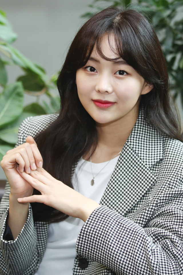 배우 금새록이 20일 오전 서울 종로구 수송동 연합뉴스 사옥에서 열린 인터뷰에 앞서 포즈를 취하고 있다. 연합뉴스