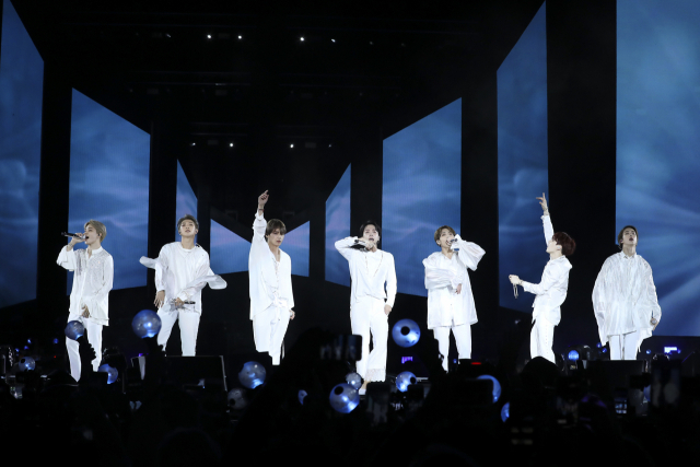 세계적 케이팝 그룹 방탄소년단(BTS)이 6일 밤(현지시간) 미국 뉴욕의 시티필드에서 