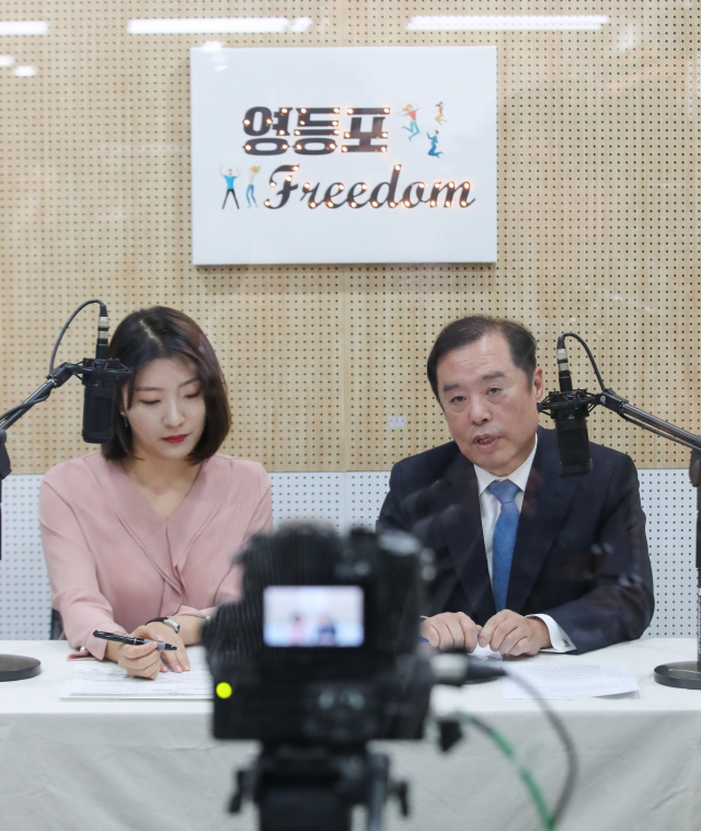 자유한국당 김병준 비상대책위원장이 11일 오전 서울 영등포 중앙당사에서 열린 