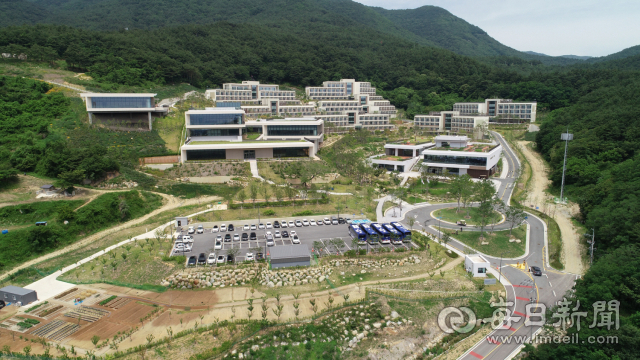 삼성전자영덕연수원. 2004년 이건희 회장의 개인 수목원 부지로 매입해 사업을 시작한지 13년여 만인 지난 2017년 삼성전자연수원으로 완공됐다. 영덕군 제공