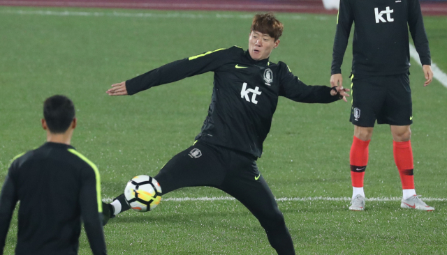 남자 축구국가대표팀 황의조가 파나마와의 평가전을 하루 앞둔 15일 오후 충남 천안종합운동장에서 훈련하고 있다. 연합뉴스