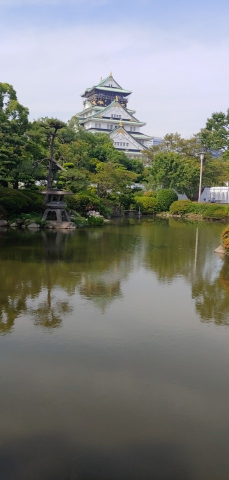 고야산 단조가란 경내의 연못인 하스이케