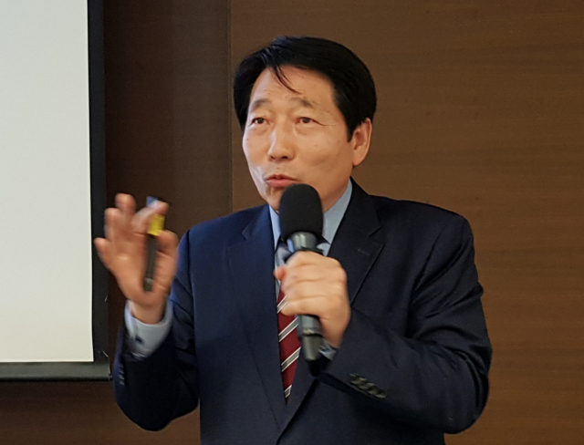 조익래 태영종합정비 대표가 23일 매일신문 CEO포럼 제5기 8주차 강연을 하고 있다. 배형욱 기자