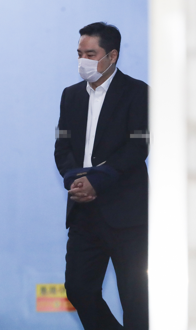 자신과 불륜설이 불거졌던 유명 블로거 