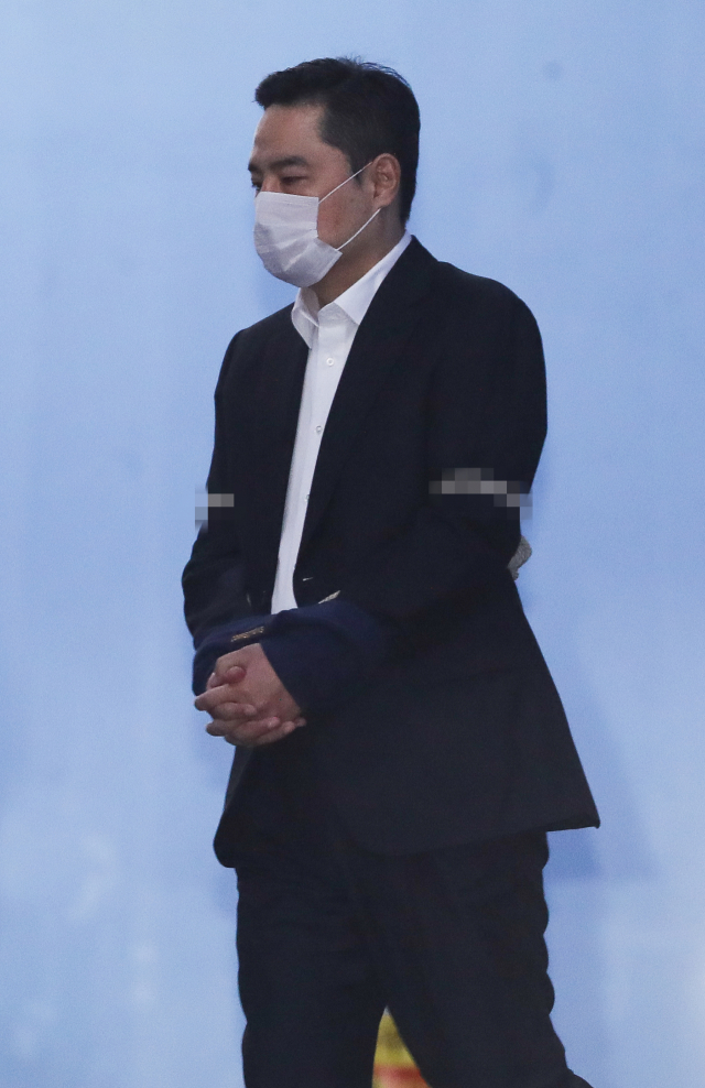 자신과 불륜설이 불거졌던 유명 블로거 