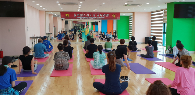 호산대는 주민들을 대상으로 노인심리상담사, 치매관리지도자, 실버댄스지도자 등의 교육과정을 제공하는 호산 실버아카데미를 운영하고 있다.