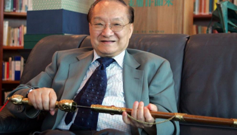 홍콩의 무협소설 대가 진융(김용·金庸)이 94세 나이로 30일 숨을 거뒀다. 홍콩 명보(明報)에 따르면 진융은 이날 오후 홍콩 양화병원에서 지병으로 사망했다. 연합뉴스