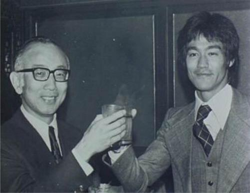 레이먼드 초우와 이소룡. 홍콩01망 캡처