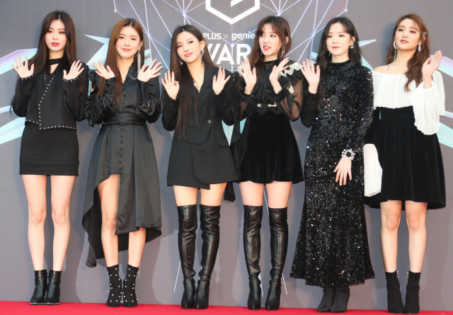 그룹 (여자)아이들이 6일 오후 인천 남동구 수산동 인천남동체육관에서 열린 2018 MBC플러스 x 지니 뮤직 어워드(2018 MGA) 레드카펫 행사에서 포즈를 취하고 있다. 연합뉴스
