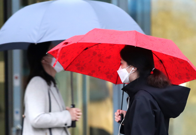서울을 비롯한 수도권 미세먼지와 초미세먼지 농도가