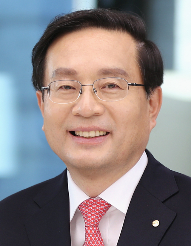 우리은행이 8일 오전 임시 이사회를 열고 손태승 현 우리은행장이 우리금융지주 회장을 겸직하는 것으로 결정했다. 연합뉴스