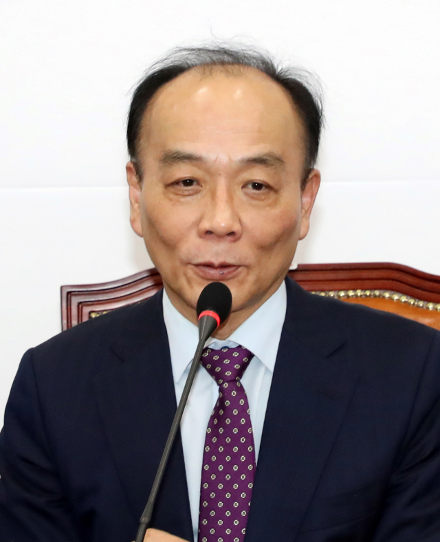 자유한국당 조직강화특별위원인 전원책 변호사. 자료사진 연합뉴스