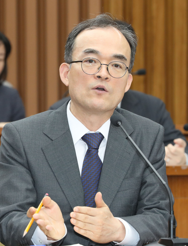 문무일 검찰총장이 9일 오전 열린 국회 사법개혁특별위원회에서 의원질의에 답변하고 있다. 연합뉴스