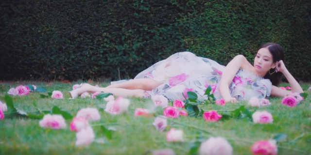 제니 솔로 뮤직비디오. 제니 솔로 뮤직비디오 캡처