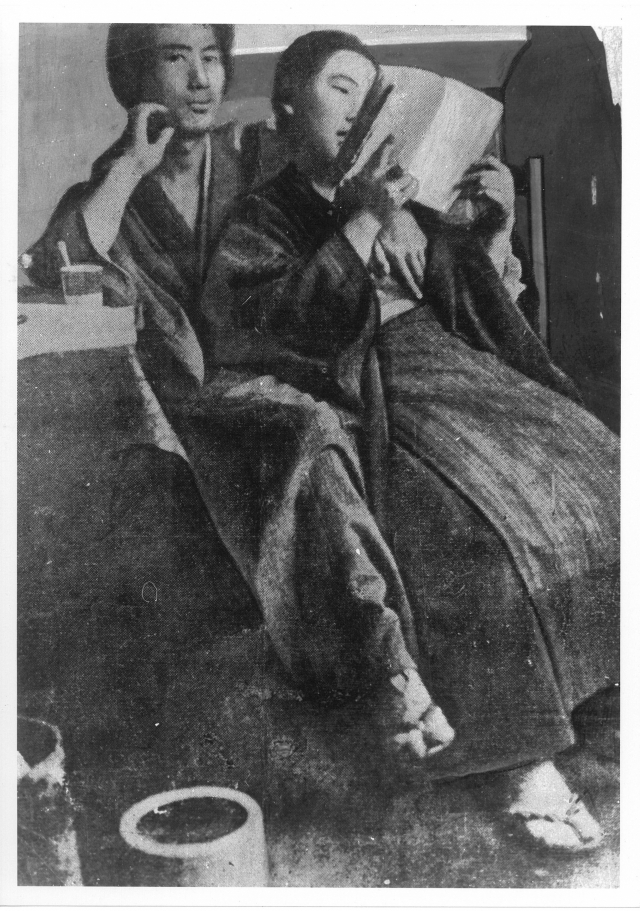 1925년 일본 도쿄의 한 형무소 조사실. 사진의 주인공은 일왕과 왕세자 암살 혐의로 조사를 받고 있던 박열과 그의 아내 가네코다. 사형 판결이 예상되는 상황이었는데도 박열과 가네코의 모습은 여유만만하다. 삶과 죽음의 경계를 초월할 정도로 자유롭고 대범했던 박열과 가네코의 성향이 이 한 장의 사진 속에 잘 나타나 있다. 박열기념관 제공