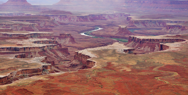 Green River Overlook은 콜로라도강과 그린강이 하나가 되는 지점이며 넓게 확 트인 전망이 가슴을 후련하게 만든다