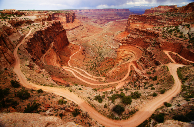Shafer Canyon Overlook은 방문자 센터 바로 옆에 있는 포인트로 아일랜드 인 더 스카이에서 제일 전망이 좋은 곳이다.