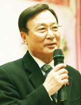 윤욱