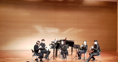 목관5중주로 대중들에게 익숙한 노래를 들려주는 