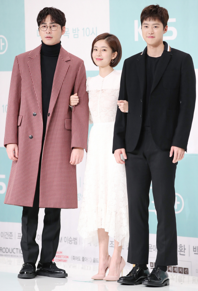 배우 강지환(왼쪽부터), 백진희, 공명이 5일 오후 서울 영등포구 타임스퀘어에서 열린 KBS 새 수목드라마 