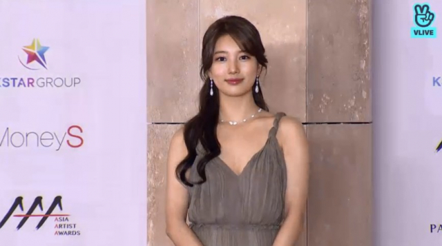 2018 AAA 레드카펫 수지. AAA VLIVE 생중계 캡처 #2018 AAA