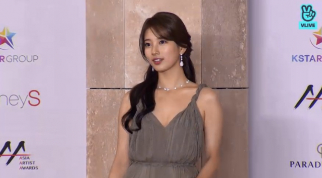 2018 AAA 레드카펫 수지. AAA VLIVE 생중계 캡처 #2018 AAA