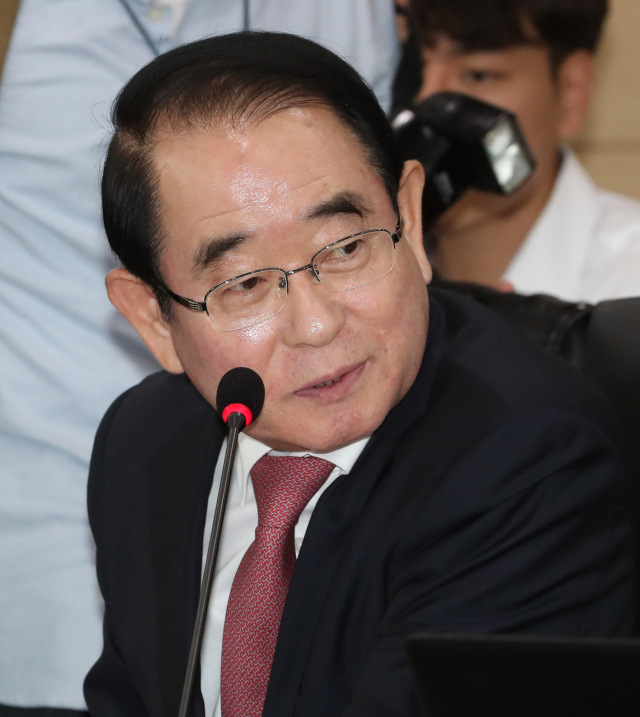 지난 10월 18일 정부세종청사에서 열린 기획재정위원회의 기획재정부 국정감사에서 자유한국당 박명재 의원이 질의하고 있다. 연합뉴스