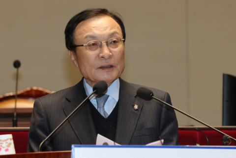 더불어민주당 이해찬 대표가 6일 오후 국회에서 열린 의원총회에서 발언하고 있다. 연합뉴스