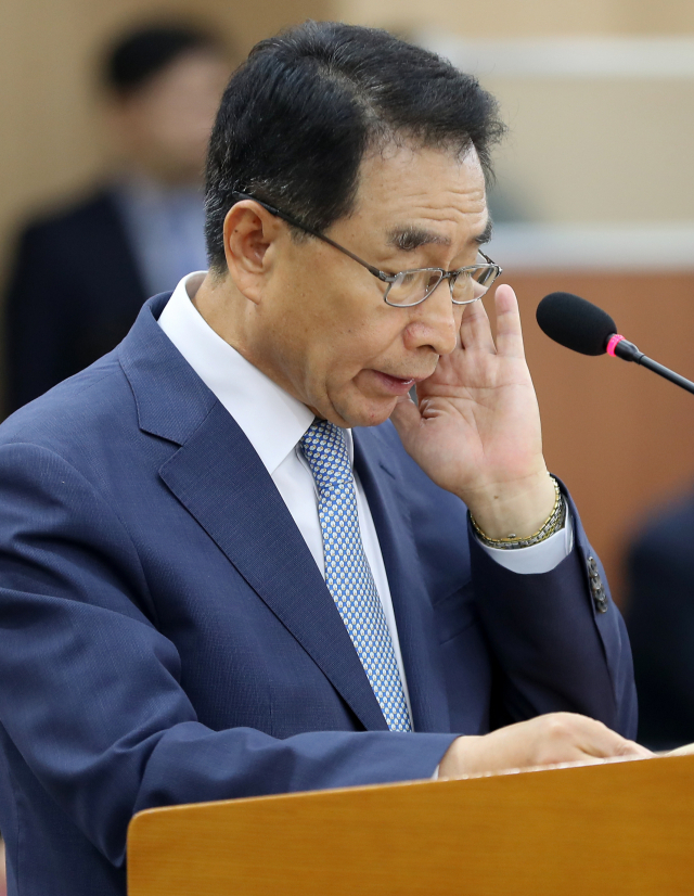 이강래 한국도로공사 사장이 경북 김천 한국도로공사에서 열린 지난 국회 국토교통위원회 국정감사에서 의원들의 질의에 답변하고 있다. 연합뉴스
