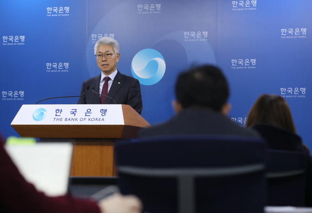 박양수 한국은행 경제통계국장이 6일 오전 서울 중구 한은에서 2018년 9월 국제수지(잠정)에 대해 설명하고 있다. 이날 한은의 발표에 따르면 9월 경상수지는 108억3천만달러 흑자를 냈다. 연합뉴스