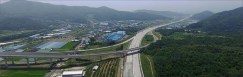 경부고속도로 언양∼영천 간 확장개통(영천 분기점). 경북도 제공
