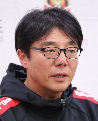 황선홍. 연합뉴스