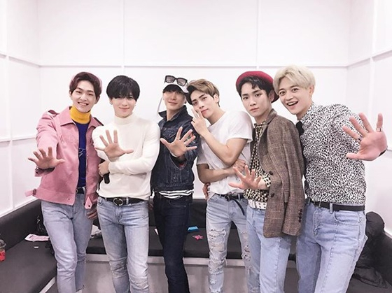 종현과 함께 있는 사진을 올린 이특. 이특 SNS 캡처
