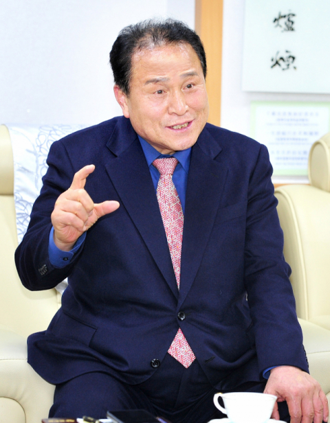 김영만 군위군수