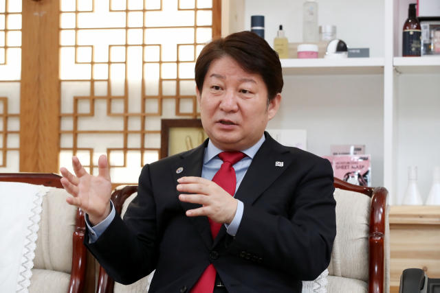 권영진 대구시장이 26일 연합뉴스와 신년인터뷰에서
