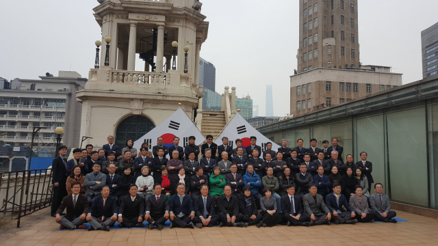 2일 중국 상하이 융안백화점 옥상에서 