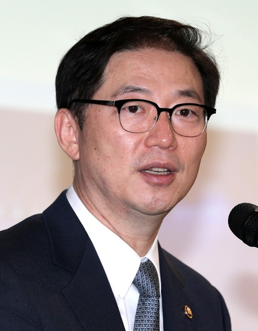 천해성 통일부 차관이 6일 구미 원평동 경북하나센터를 방문해 탈북민들을 만나 개인정보 유출사고에 대해 유감을 표하고 있다. 통일부 제공