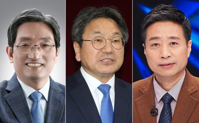 문재인 대통령은 임종석 비서실장 후임에 노영민 주중국대사를 내정하는 등 청와대 수석비서관급 이상 인사를 8일 발표할 것으로 알려졌다. 문 대통령은 7일 신임 비서실장과 정무 및 국민소통수석에 대한 복수의 인선 검증 결과를 보고받고 노 대사를 2기 참모진 수장으로 사실상 내정했다. 한병도 청와대 정무수석 후임에는 강기정 전 국회의원이, 윤영찬 국민소통수석 후임에는 윤도한 전 MBC 논설위원이 내정된 것으로 전해졌다. (왼쪽부터) 노영민 주중국대사, 강기전 전 의원, 윤도한 전 논설위원. 연합뉴스