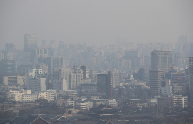 미세먼지로 가득한 서울. 연합뉴스