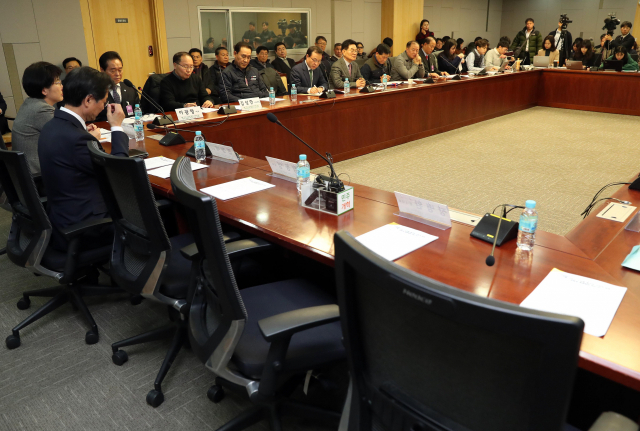 8일 오후 국회 의원회관에서 민주평화연구원 주최로 열린 